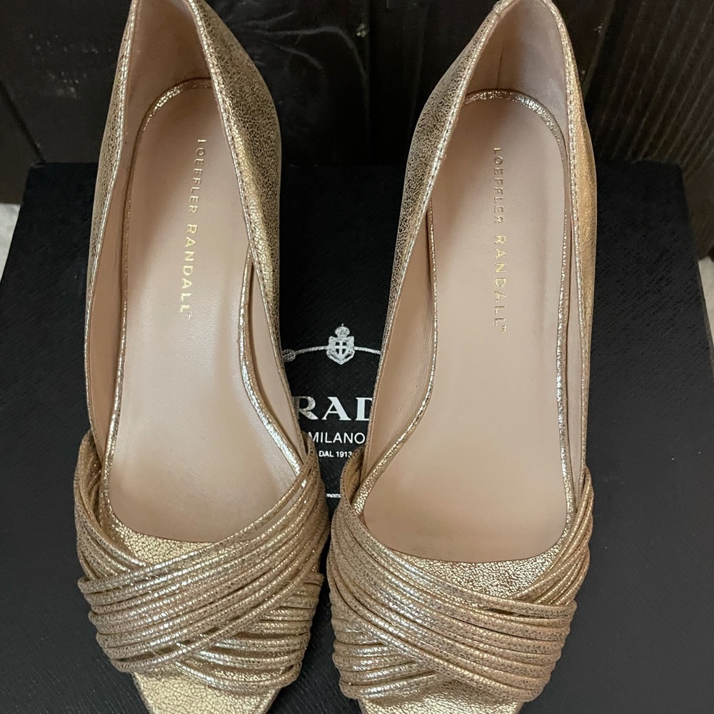 👡 Loeffler Randall gold strappy wedges - Picture 2 of 6